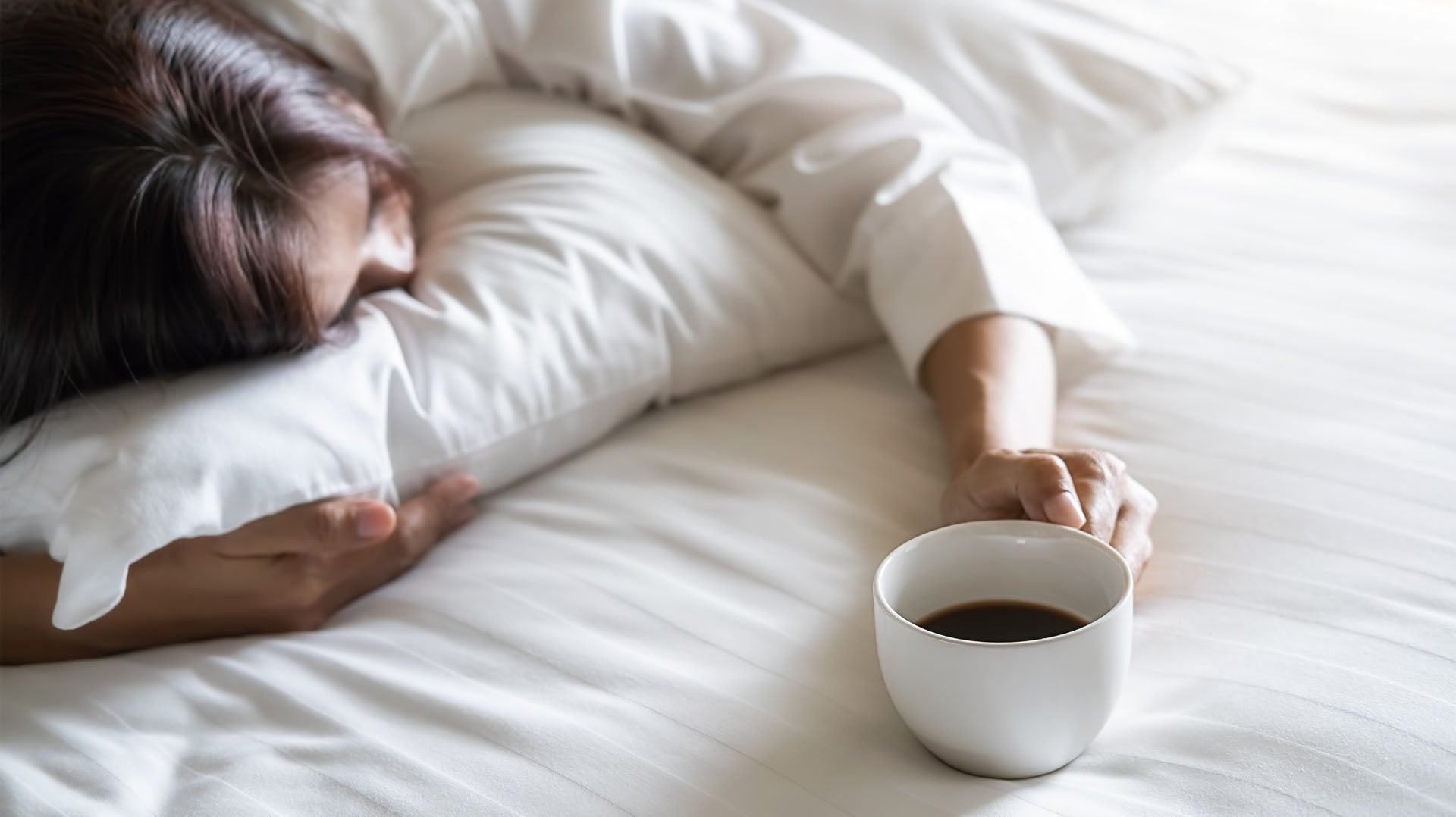 Caffeina e Sonno: Come L'Ingestione di Caffeina Incide sul Riposo